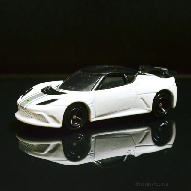 Illustration for article titled Thursday on the Thames - Lotus Evora GTE